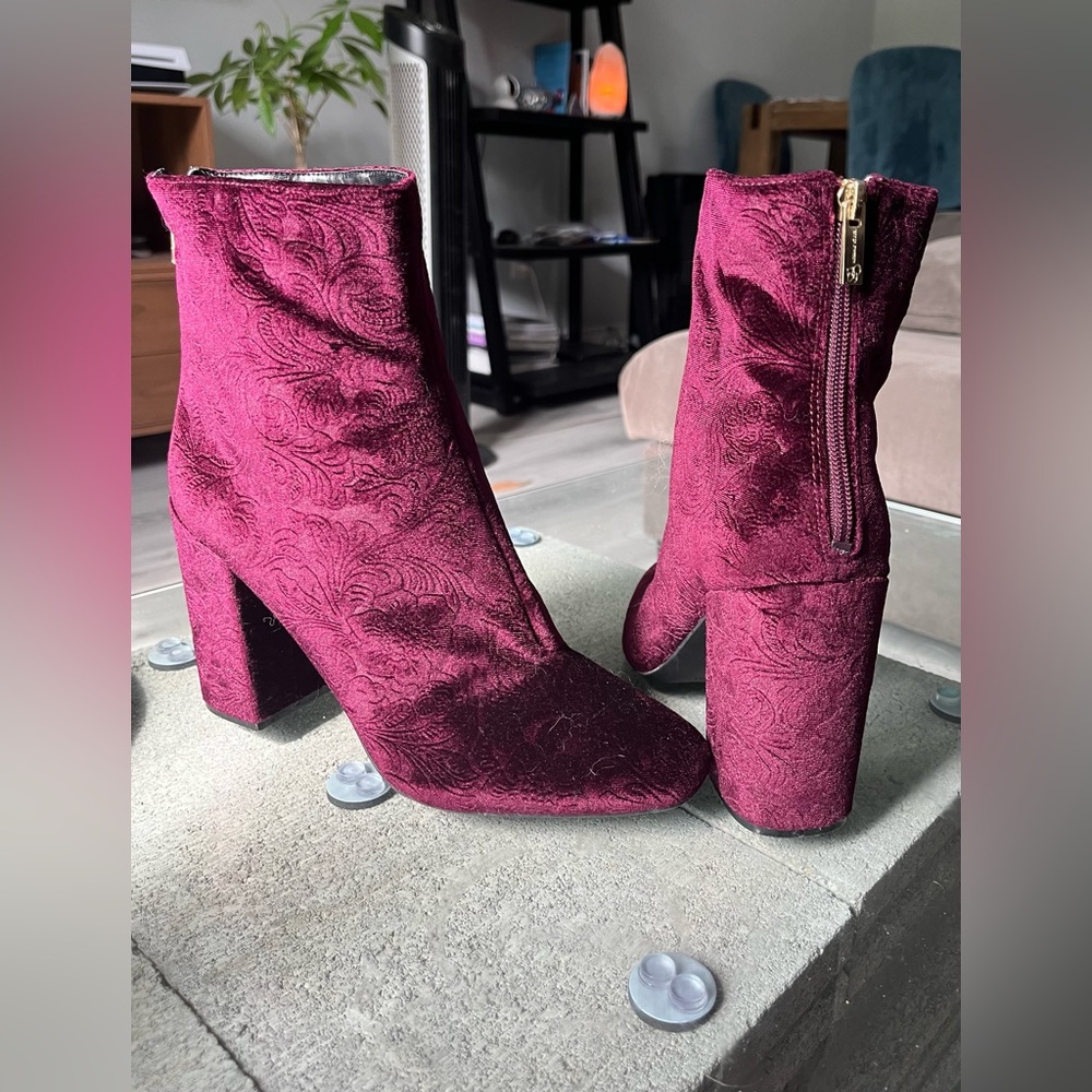 Jessica Simpson Boots 💜